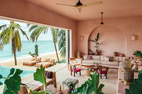 Casa Rosada Sayulita - Beachfront Designer Home