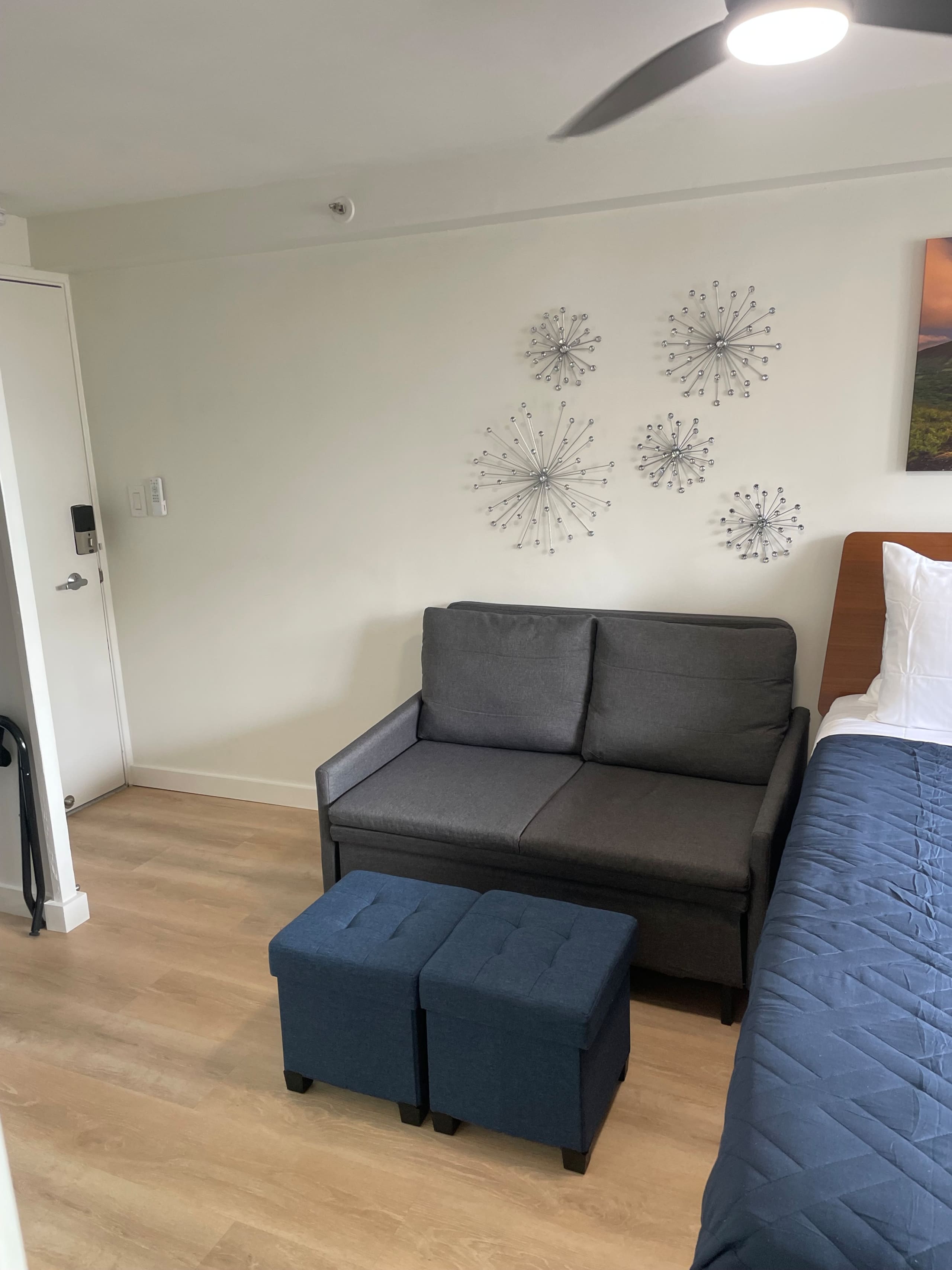 Condo in Honolulu · ★4.91 · Studio · 2 beds · 1 private bath - Image 32