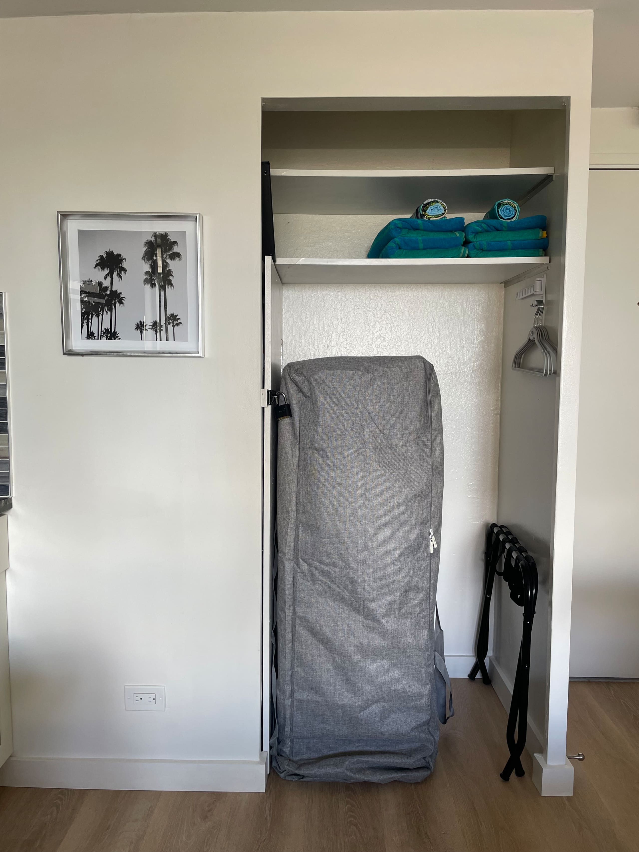 Condo in Honolulu · ★4.91 · Studio · 2 beds · 1 private bath - Image 42