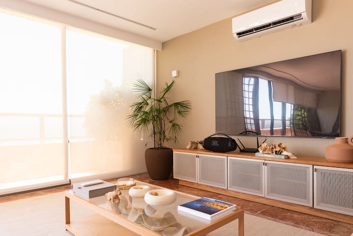 Ocean front Ipanema penthouse gallery image 2