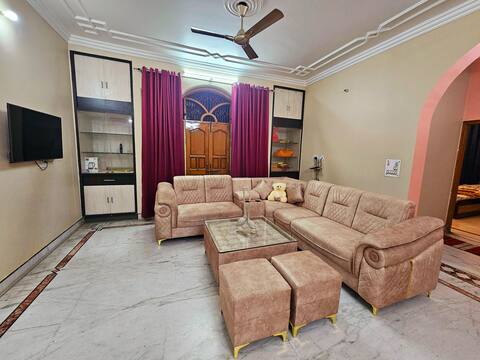 Goel's Homestay | Peaceful & Luxurious