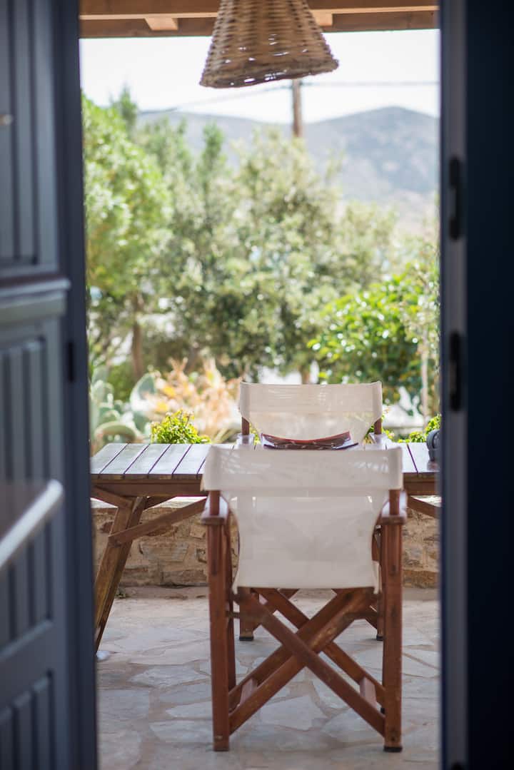 Marie-iphigenie's "Little Bee" - Antiparos
