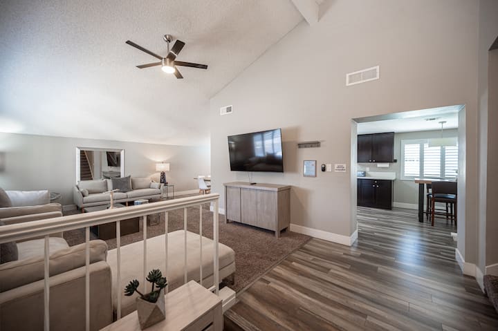 تلفزيون سامسونج الذكي الضخم 65 بوصة