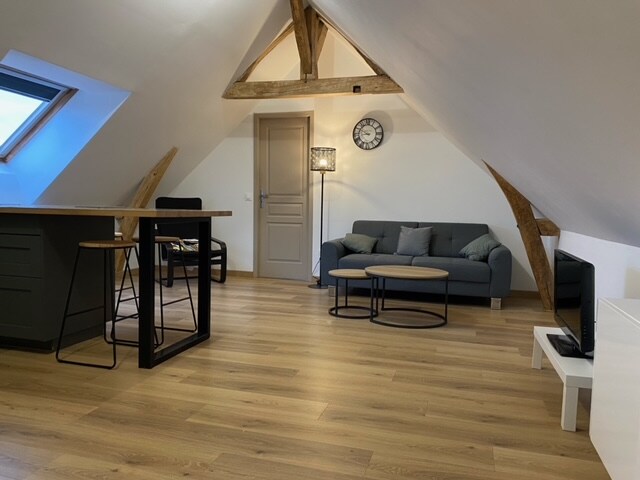 Popular Airbnb listing: Compiegne Apartment in Oise