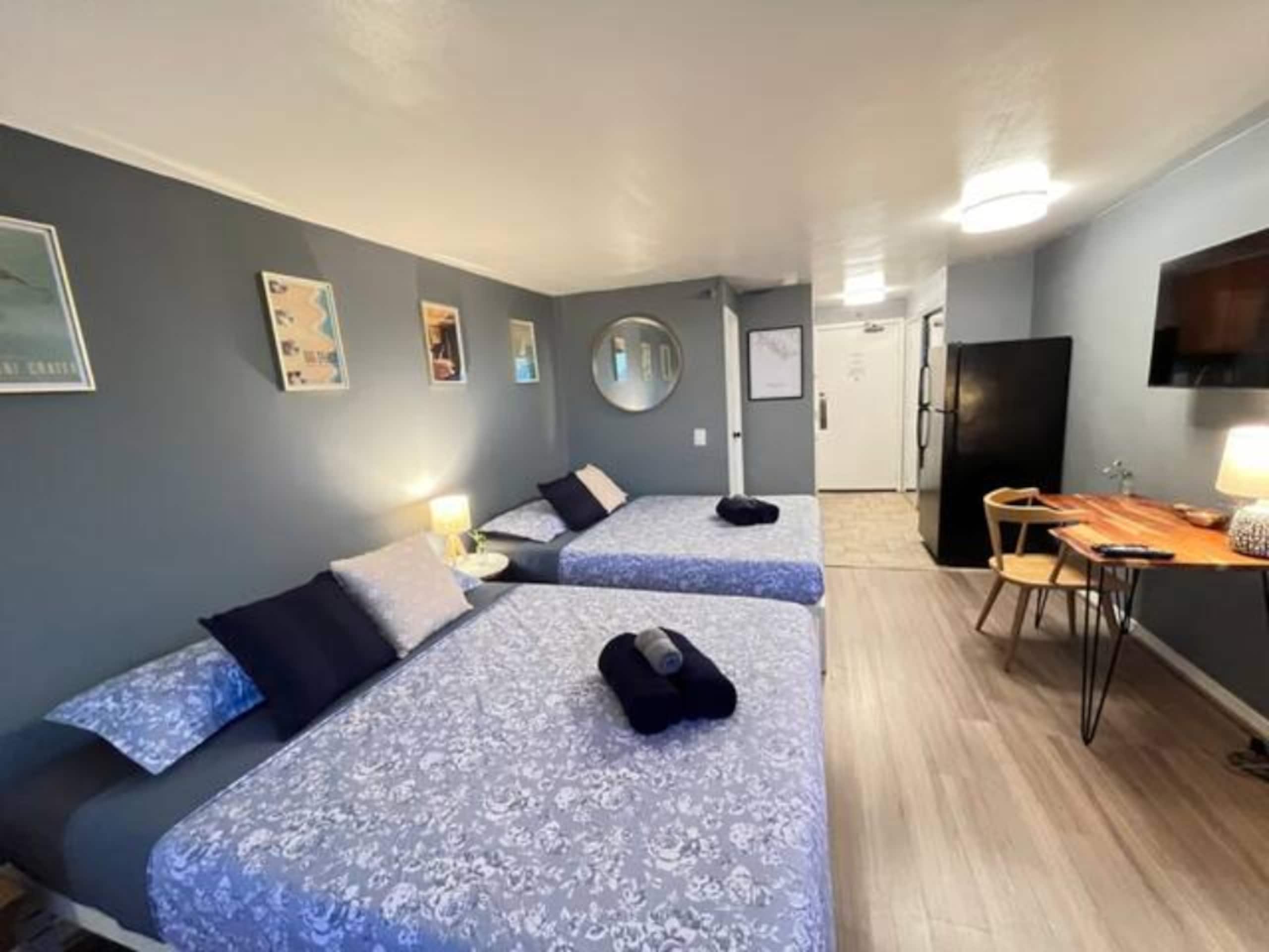 Condo in Honolulu · ★4.71 · 1 bedroom · 2 beds · 1 private bath - Image 14