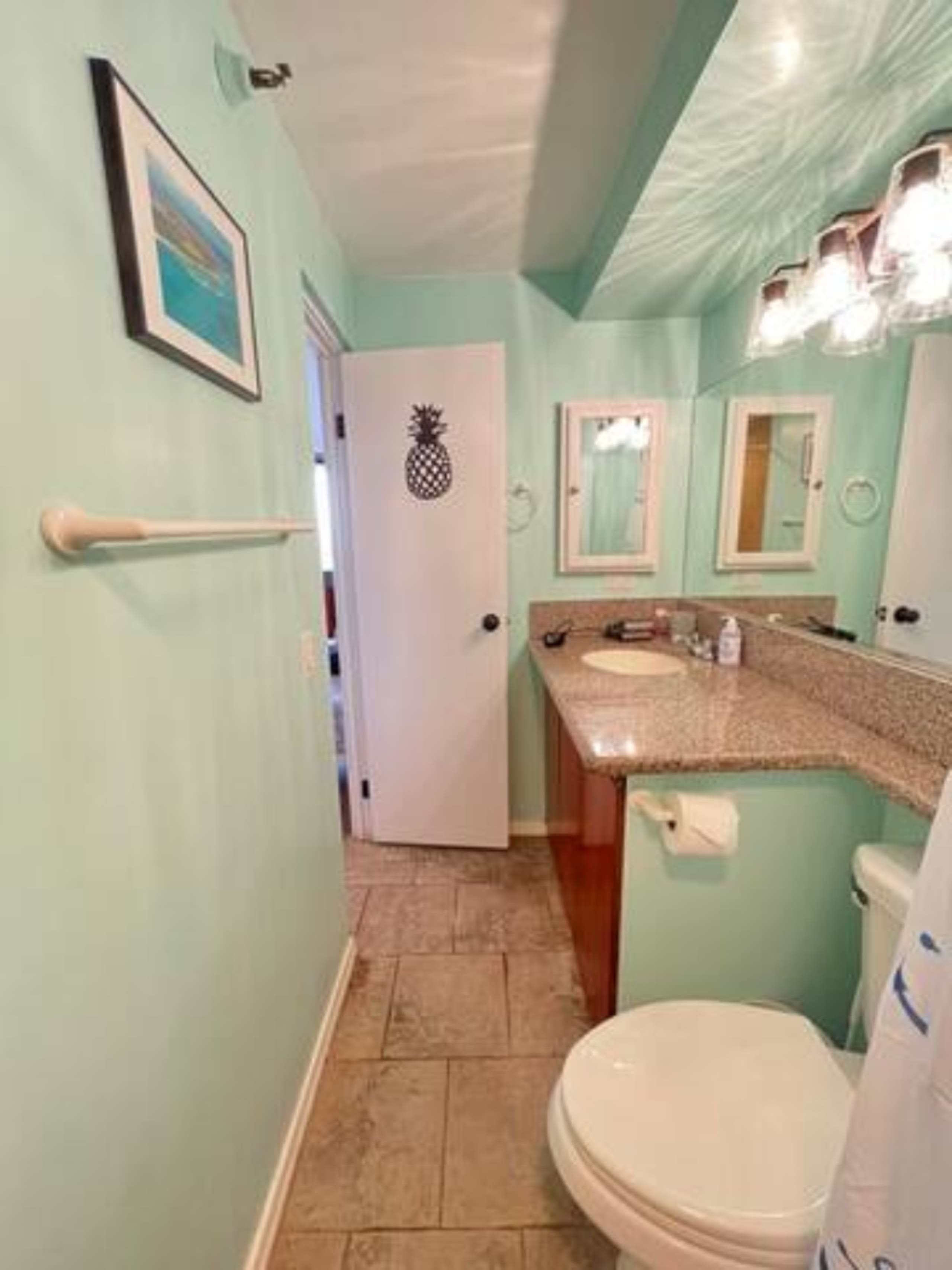 Condo in Honolulu · ★4.71 · 1 bedroom · 2 beds · 1 private bath - Image 32