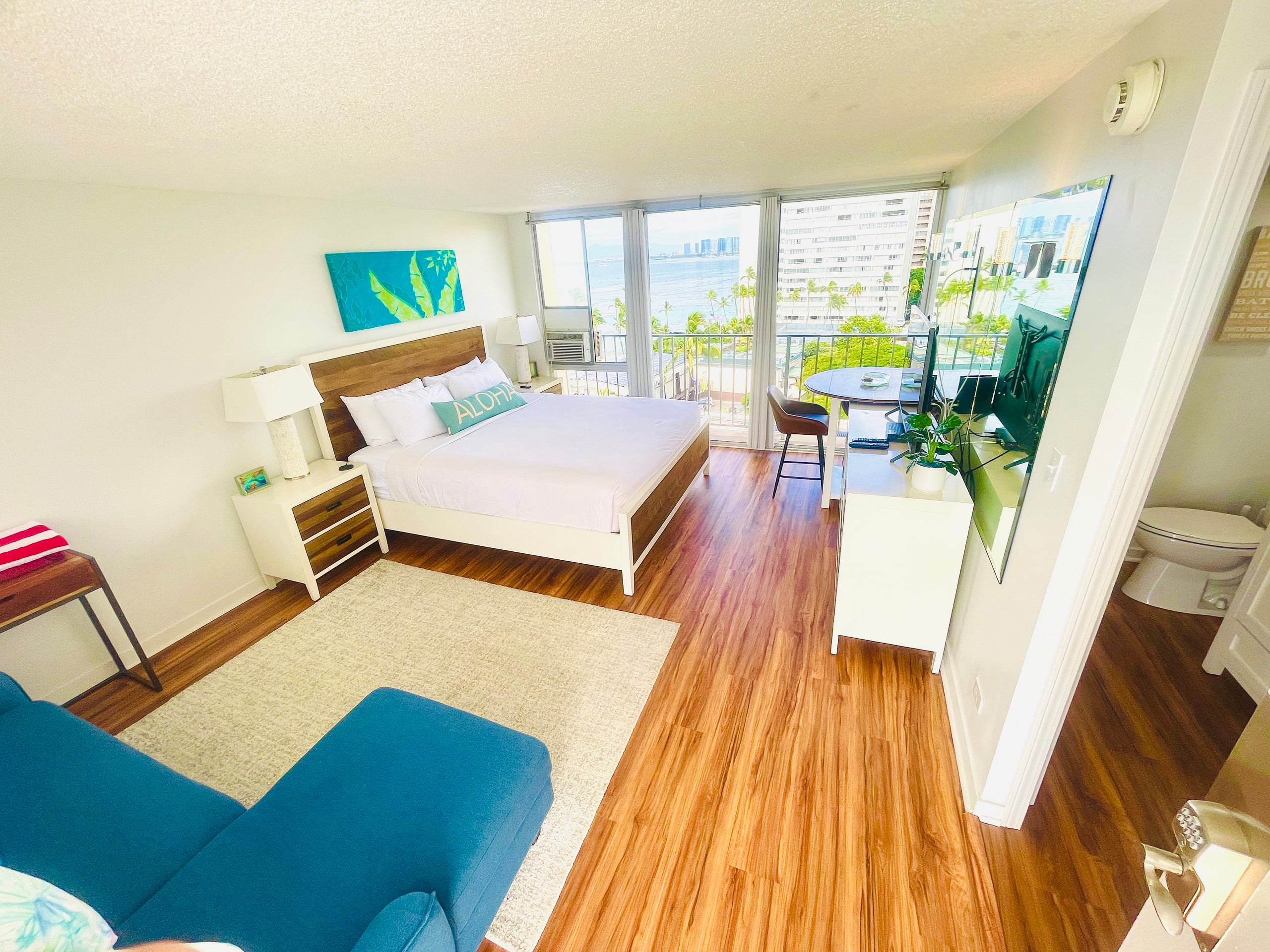 Condo in Honolulu · ★4.91 · Studio · 1 bed - Image 6