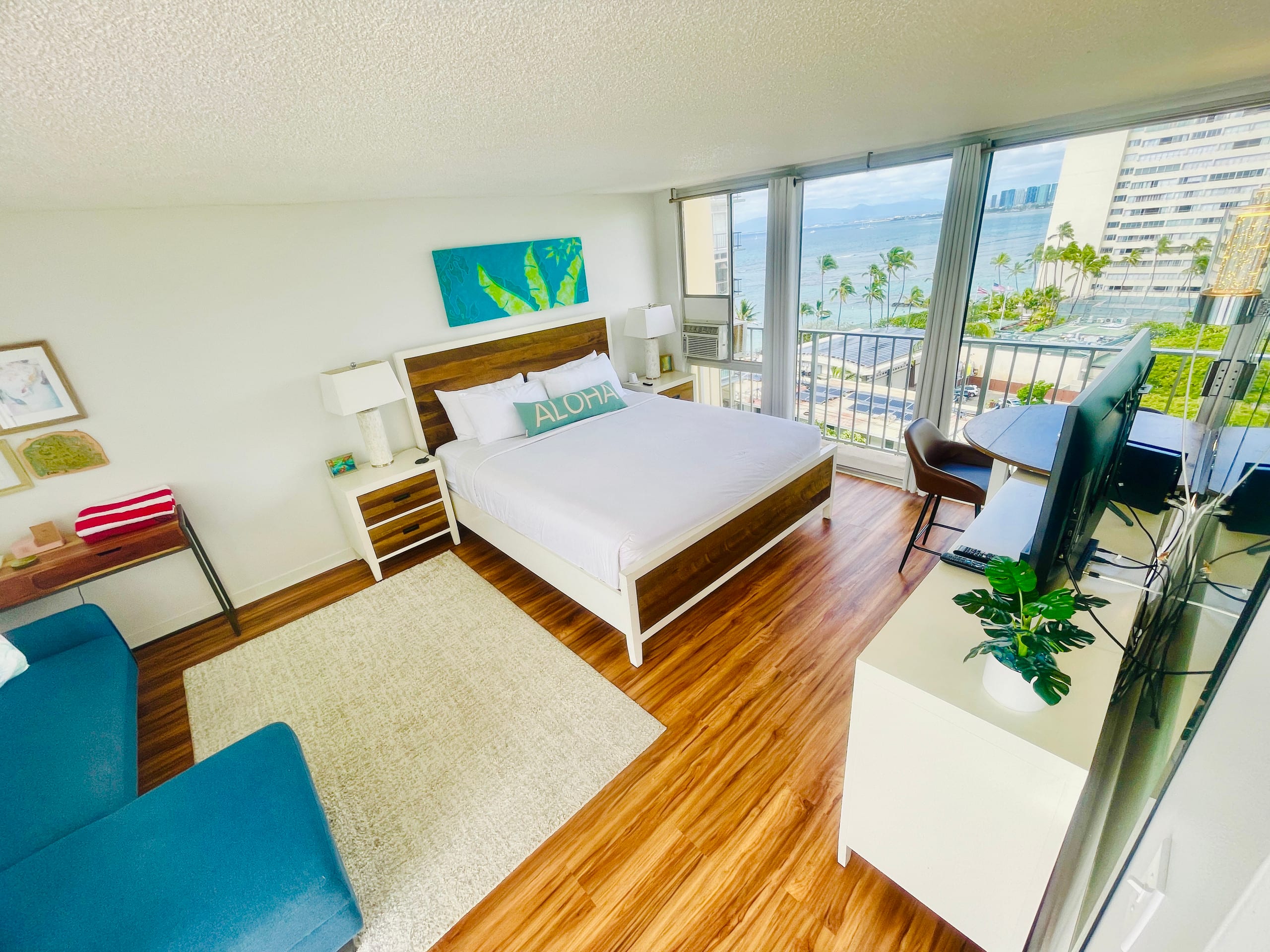 Condo in Honolulu · ★4.91 · Studio · 1 bed - Image 17