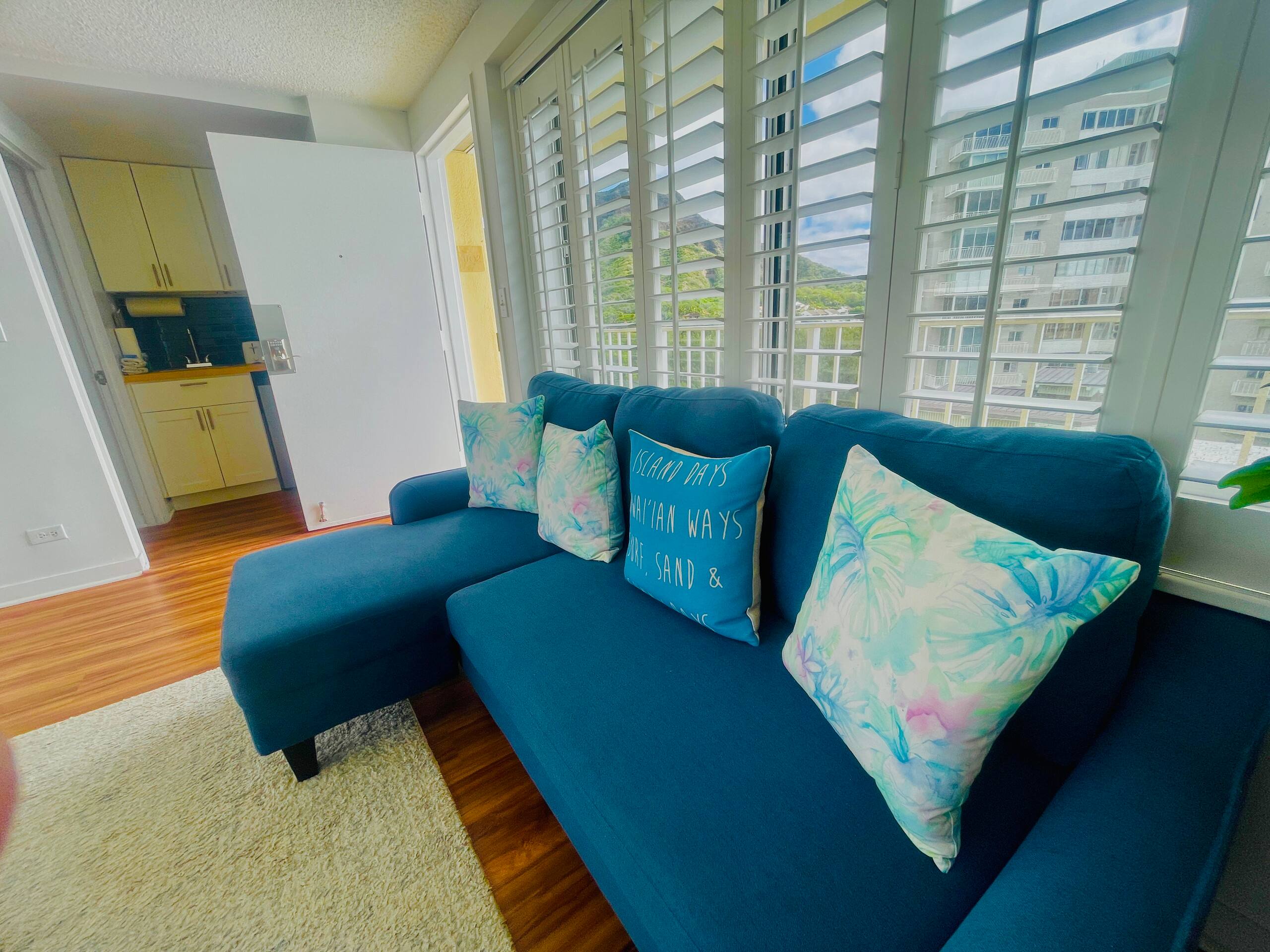 Condo in Honolulu · ★4.91 · Studio · 1 bed - Image 3