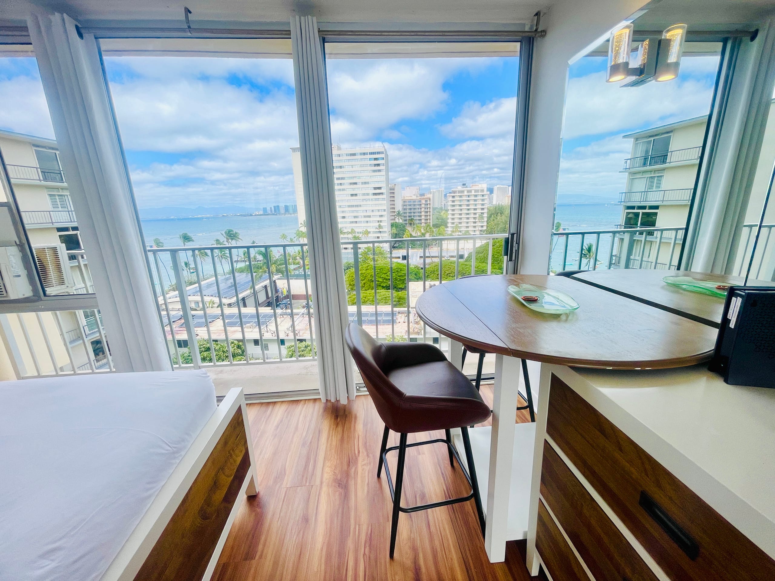 Condo in Honolulu · ★4.91 · Studio · 1 bed - Image 11