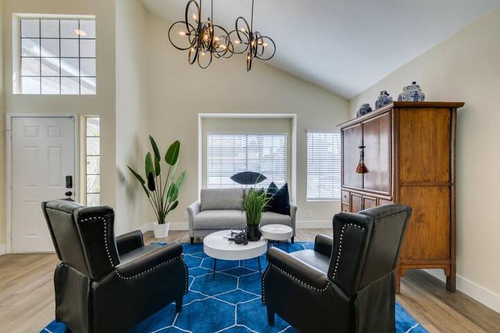 Lovely 5B Las Vegas Retreat w/Pool–15mins to Strip gallery image 4