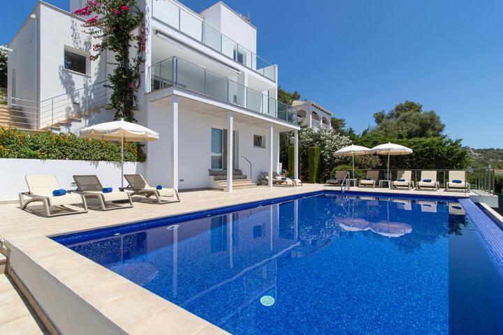 Villa Marisa by Menorca Vacations gallery image 4