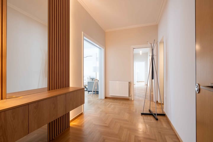 Corner Penthouse in Acropolis gallery image 2