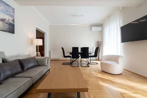 Top Airbnb: Corner Penthouse in Acropolis in Περιφερειακή Ενότητα Κεντρικού Τομέα Αθηνών
