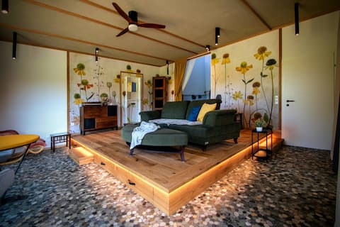 Beliebte Airbnb-Anzeige: Romantic Retreat: Private Spa, Nature & Character in Steiermark
