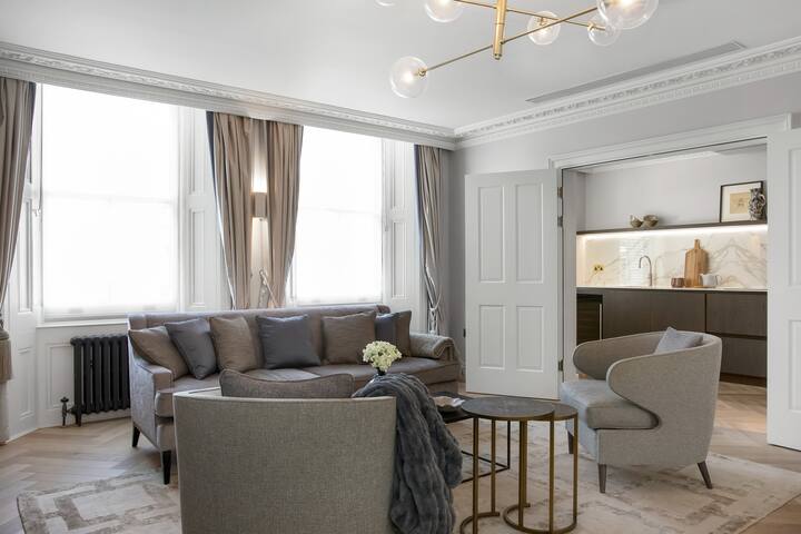 Luxurious Penthouse – Hyde Park- Air Con gallery image 3