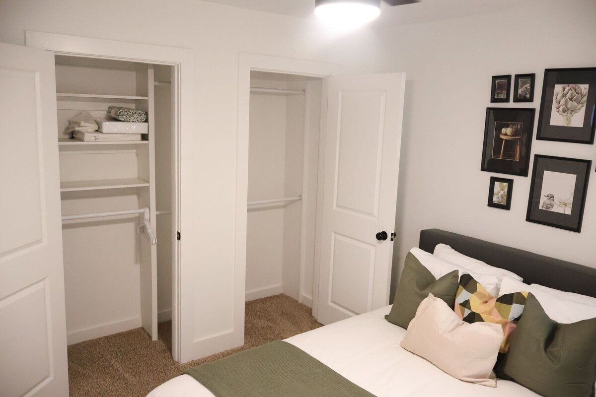 Modern & Spacious 3BR, 3BA | Lanier Living