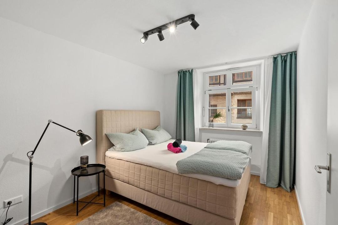 Спиете во удобен пролетен кревет во кутија - спиете во удобен пролетен кревет