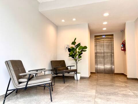 Apt with a view of the Paraná River.