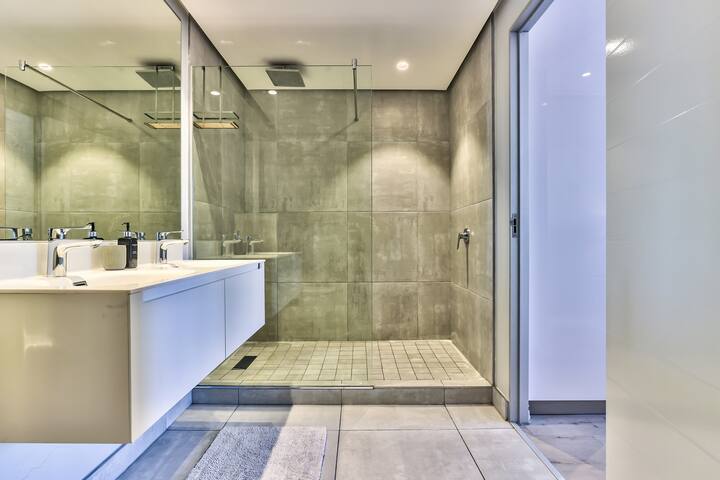 Mountain View from 23rd Floor. No loadshedding. gallery image 5