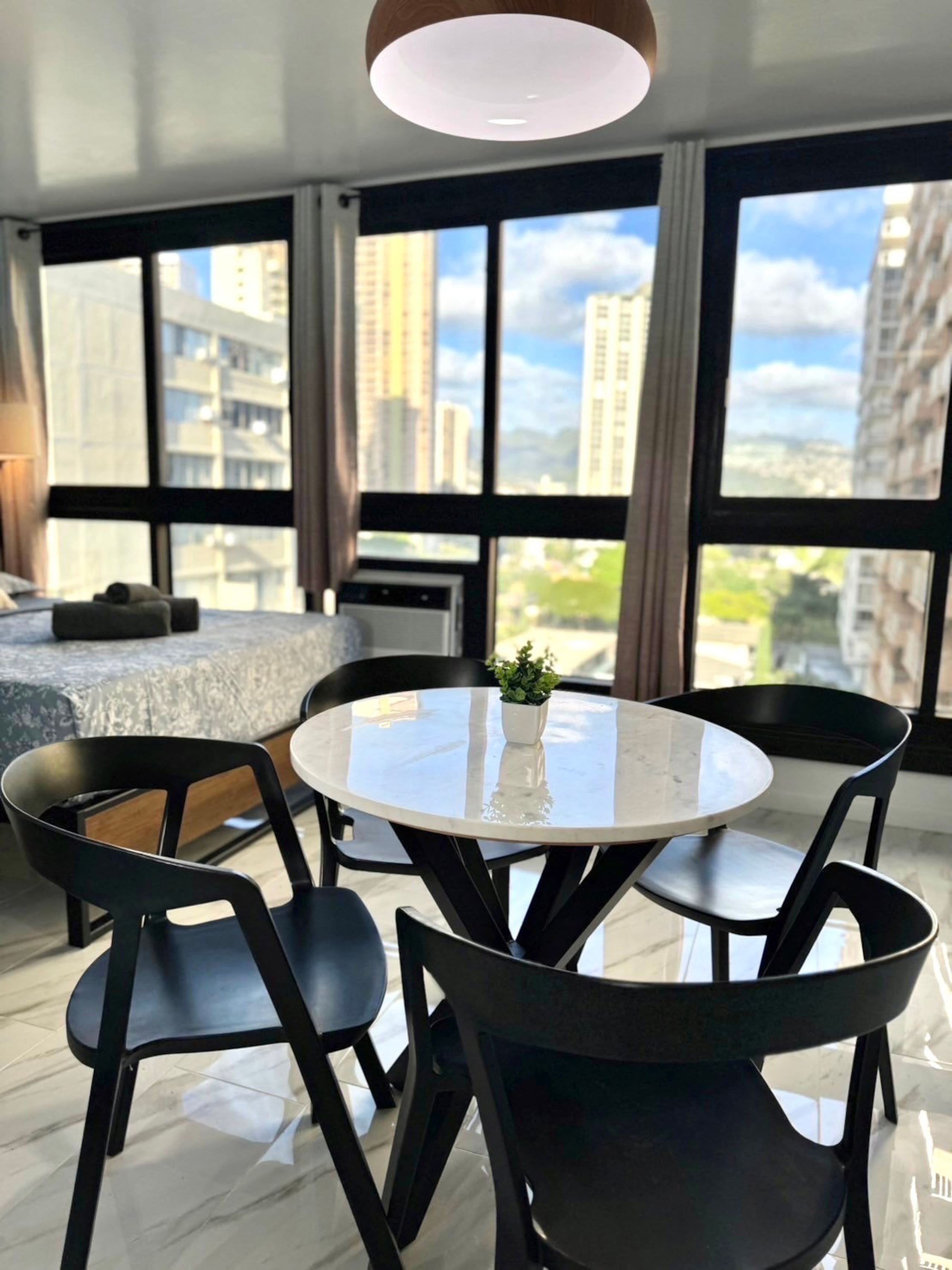 Condo in Honolulu · ★4.69 · Studio · 2 beds · 1 shared bath - Image 12