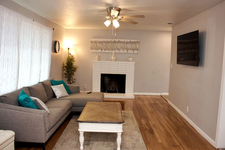 Recently Renovated 3br/2ba Home In Fresno, Ca - Fresno, CA