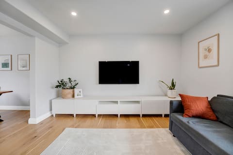 Popular Airbnb listing: Exquisite Summer Home Retreat with Heated Pool in Kingston