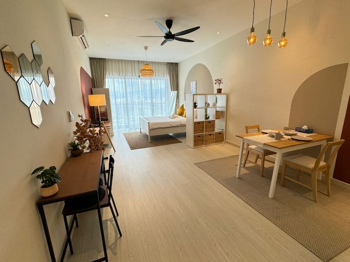 Muji Continew Studio 1 To 2 Pax - Trx Klcc Ikea - 吉隆坡