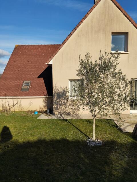 Maison avec jardin au calme proche de la mer