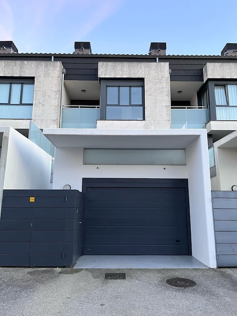 Magnificent home for families and groups in Irún