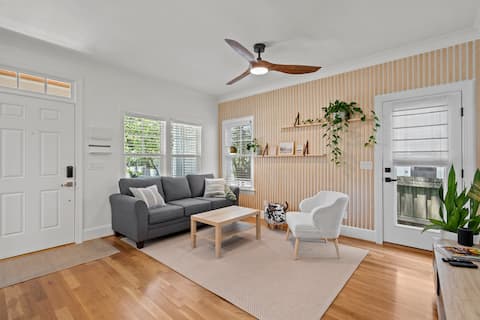 Successful Airbnb property: Bungalow on James. Historic Downtown. Pvt Driveway in Wilmington