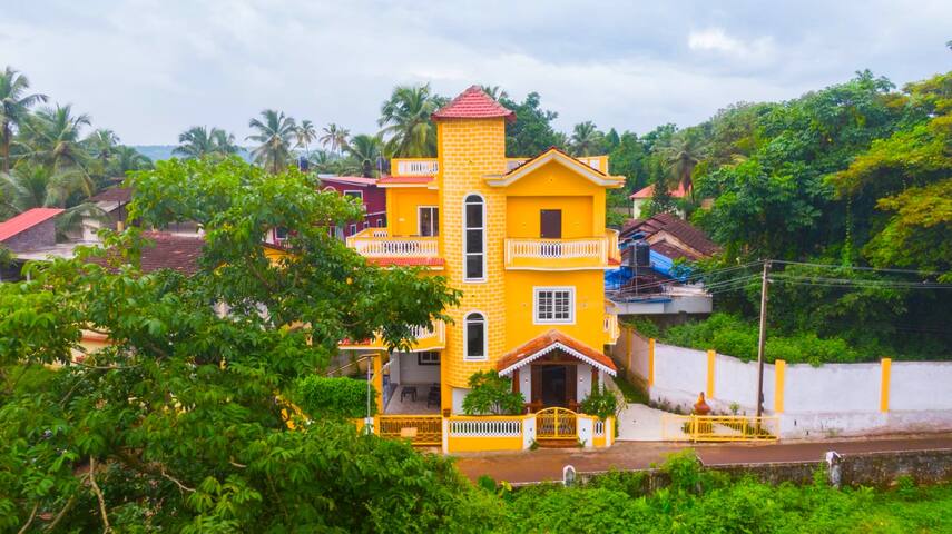 Red Land 5 BHK Private Pool Villa @ Candolim