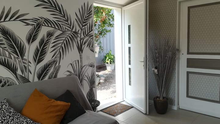 Suite Climatisée Avec Jardin Proche Bord De Mer ! - Côte d'Azur