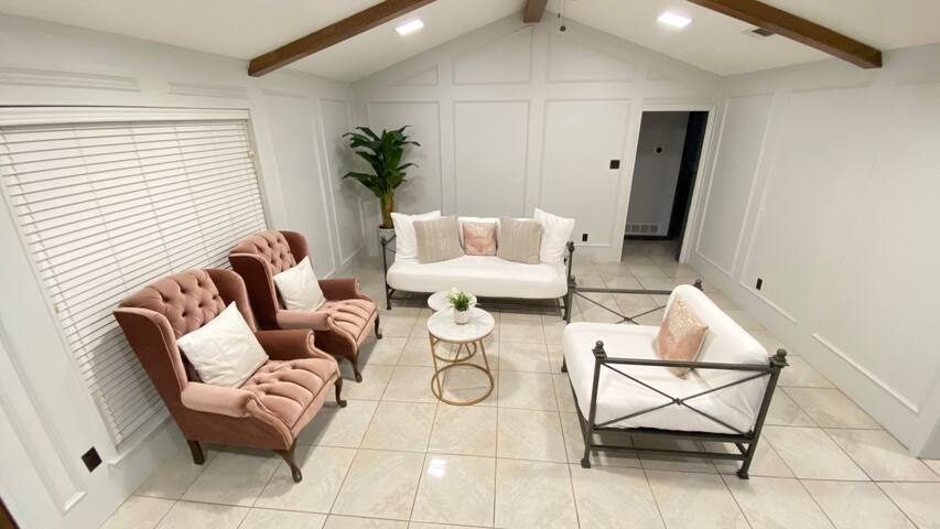 Family Vacation Home with Private Pool gallery image 3