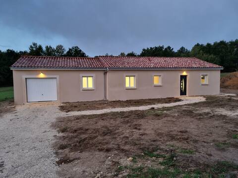 4 bedroom house sleeps 12