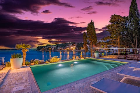 Dugi otok, Lanterna house with pool by the sea