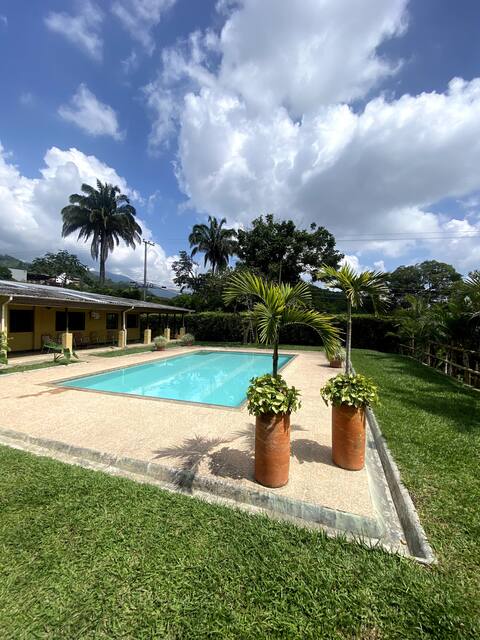 Finca en Calmbeo with Pool excellent location