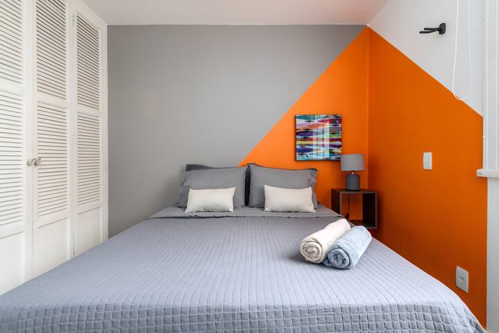 Design 3bdr Penthouse Huge balcony View 3min beach gallery image 4