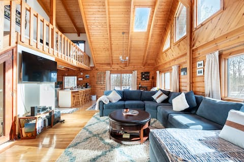 Top Airbnb: Cozy Cabin in the Catskills in Pine Hill