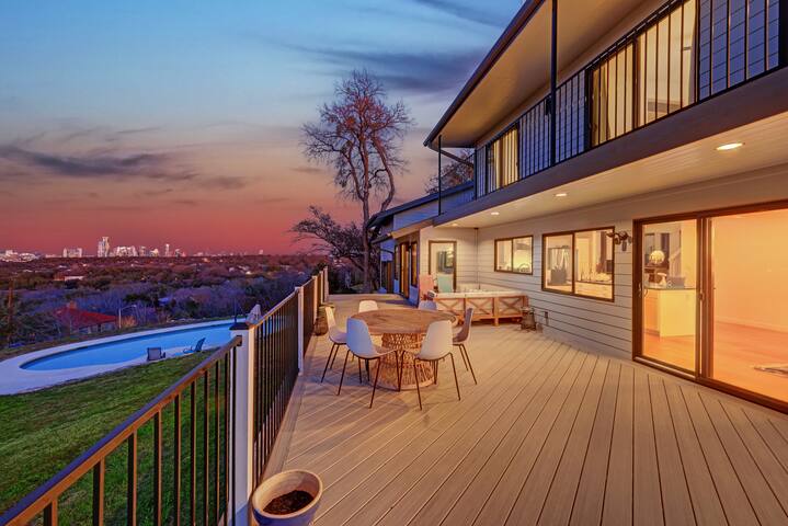 Sunset Panoramic Home w/ Pool gallery image 3