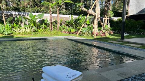 Homey & Breezy Villa at Cisarua