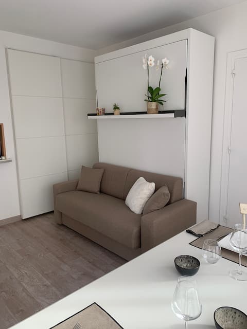 Successful Airbnb property: Quiet and cozy equipped apartment in Levallois Perret