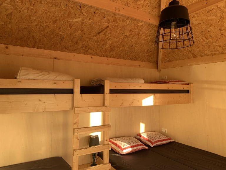  Ორადგილიანი საწოლის  სიგრძე 210 სმ სიგანე 2-ჯერ 80 სმ. 
Სხვა საწოლები: სიგრძე 200 სმ სიგანე 80 სმ. 