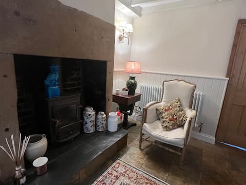 Top Airbnb: Wattle Cottage, Belper in Amber Valley