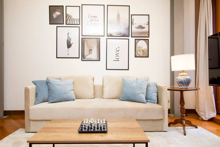 “Vista Brera” Penthouse in Brera+Jacuzzi Privata gallery image 3