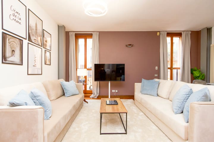 “Vista Brera” Penthouse in Brera+Jacuzzi Privata gallery image 2