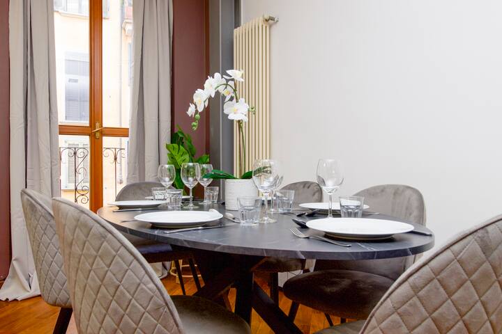 “Vista Brera” Penthouse in Brera+Jacuzzi Privata gallery image 5