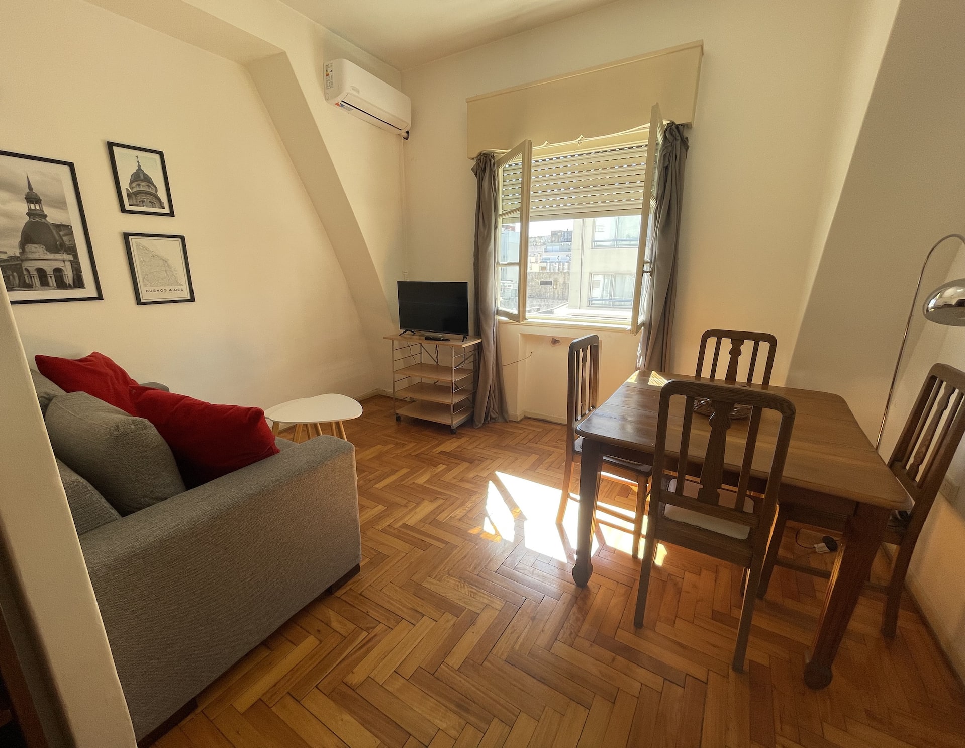 Apartamento de pé-direito duplo de 1 dormitório em Recoleta