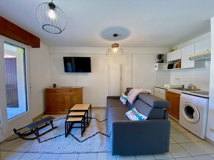 4 /5 person apartment with lake view