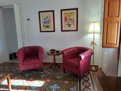 Top Airbnb: Bigonos. View of the port, historic building a Brindisi